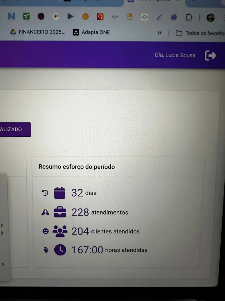 Foto do sistema da loja: 228 atendimentos e 204 clientes atendidos em 32 dias
